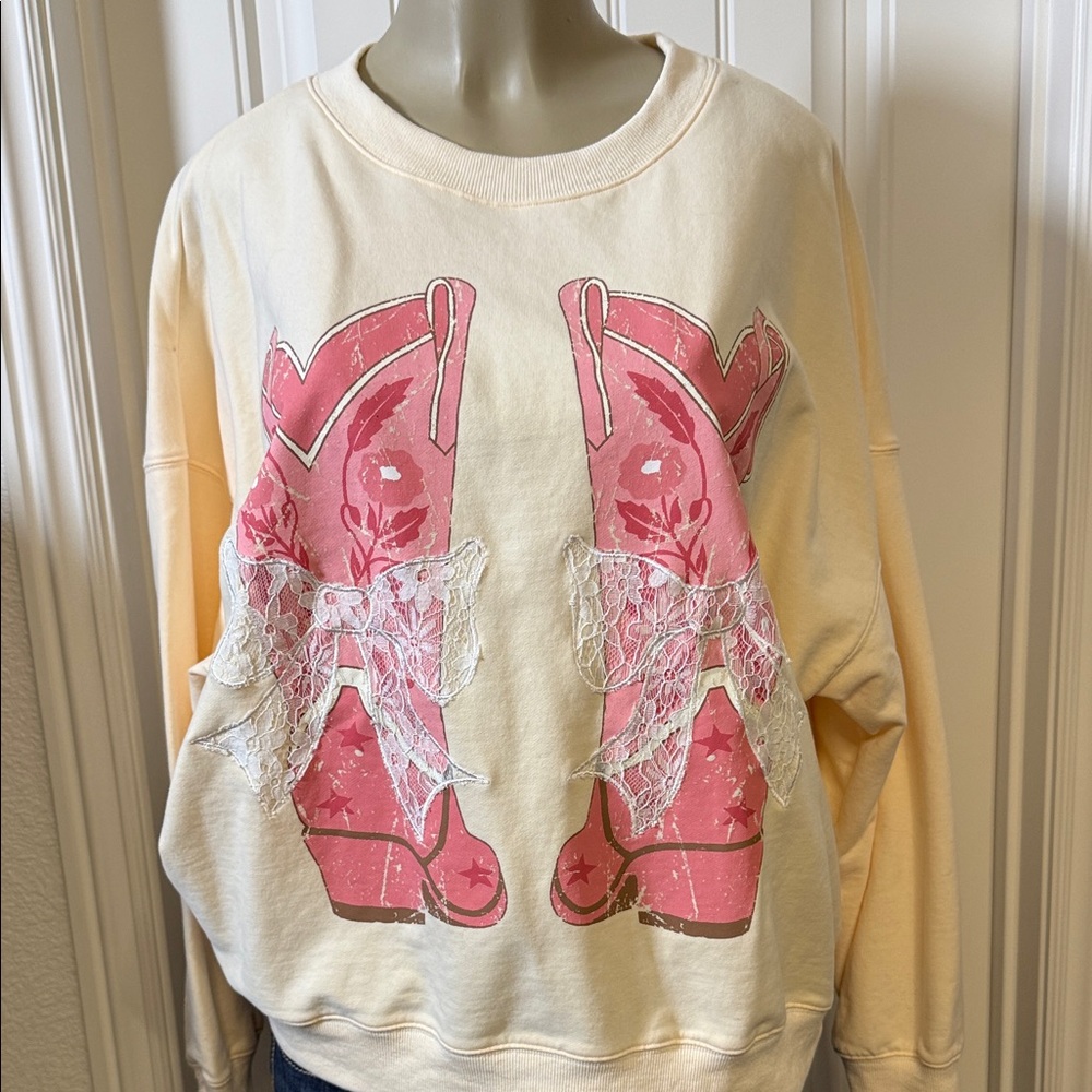 ✨ Peach Love California Pink & Cream Lace Graphic Sweatshirt (Size M) Western